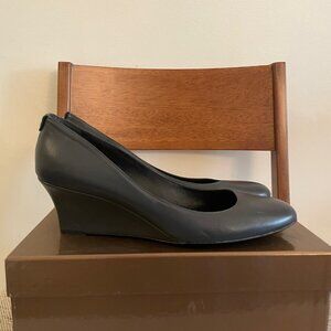Gucci dark gray leather wedges - 2.5" heel - size 40 - lightly worn